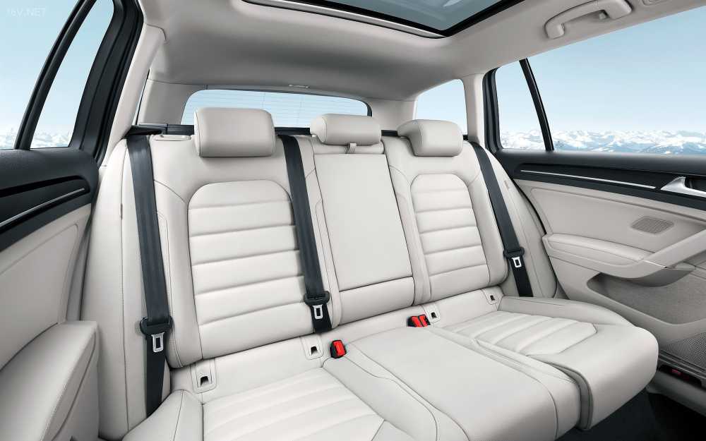 VW Golf 7 Interior 2013 020